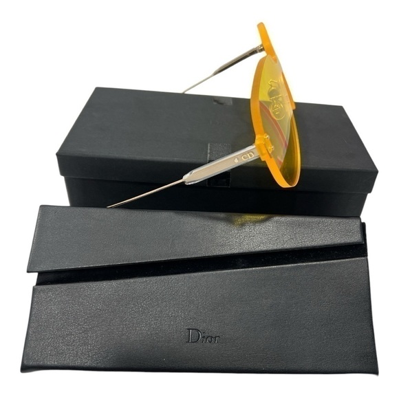 Dior Christian Dior
DIOR COLORQUAKE3 40GHO YELLOW SUNGLASSES - Picture 5 of 7